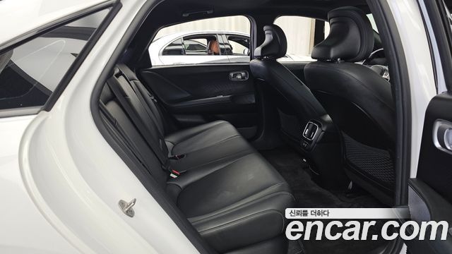 Hyundai Ioniq 6 Long Range Exclusive + 2023 — фото 12
