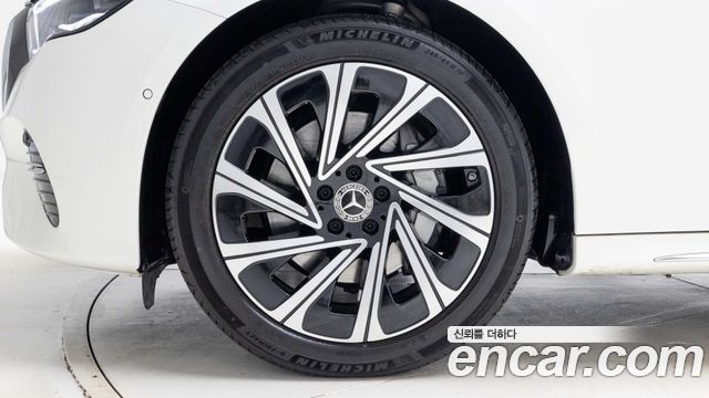 Mercedes-Benz E-Class (W214) E300 4MATIC Exclusive 2026 — фото 5