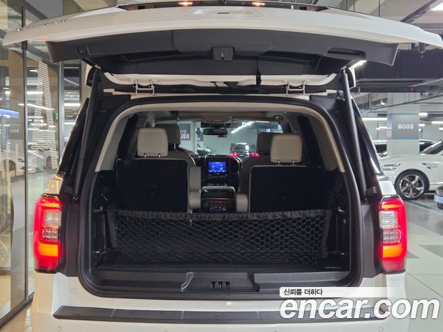 Ford Expedition Platinum 4WD 7Seater 2021 — фото 5