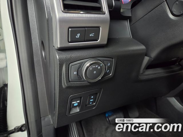 Ford Expedition Platinum 4WD 7Seater 2021 — фото 21
