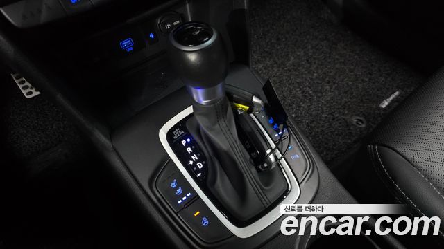 Hyundai Kona Hybrid Premium Special 2020 — фото 9