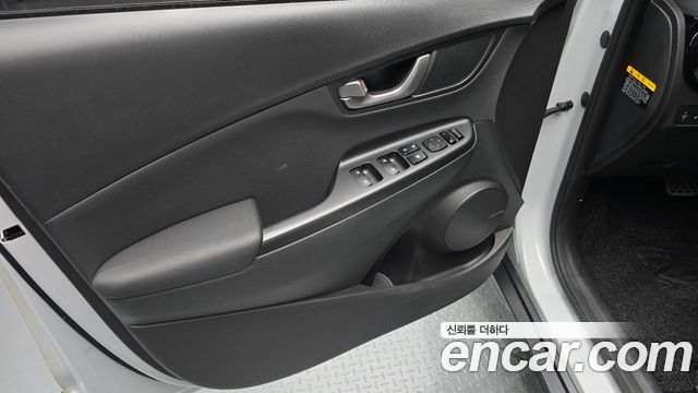 Hyundai Kona Hybrid Premium Special 2020 — фото 24