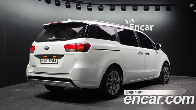 Kia Carnival 9-seater Prestige 2015 — фото 2