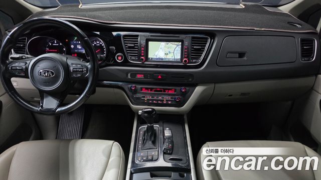 Kia Carnival 9-seater Prestige 2015 — фото 7