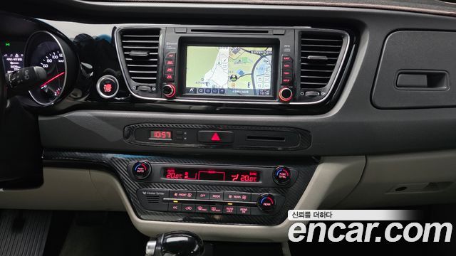 Kia Carnival 9-seater Prestige 2015 — фото 14