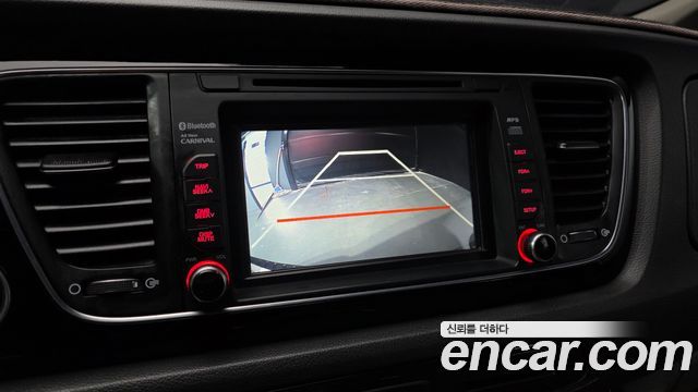 Kia Carnival 9-seater Prestige 2015 — фото 15