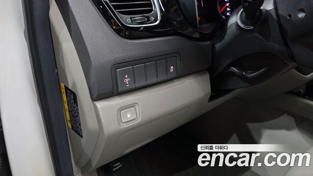 Kia Carnival 9-seater Prestige 2015 — фото 18