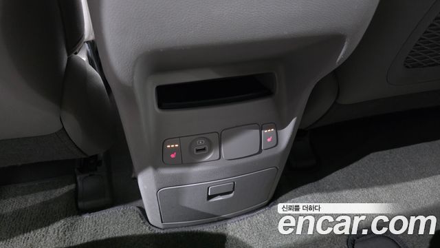 Kia Carnival 9-seater Prestige 2015 — фото 19