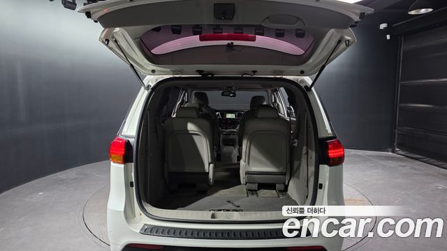 Kia Carnival 9-seater Prestige 2015 — фото 20