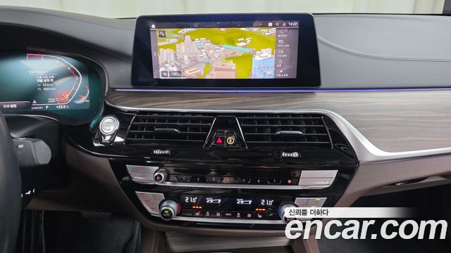 BMW 5 Series (G30) 520i Luxury 2020 — фото 13