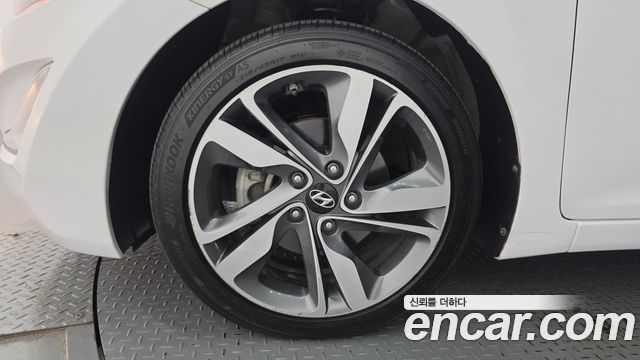 Hyundai Avante 1.6 GDi Premium Standard 2014 — фото 5
