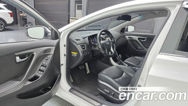 Hyundai Avante 1.6 GDi Premium Standard 2014 — фото 10