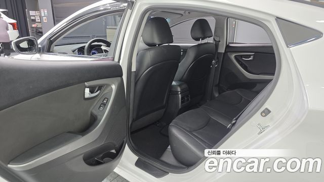 Hyundai Avante 1.6 GDi Premium Standard 2014 — фото 11