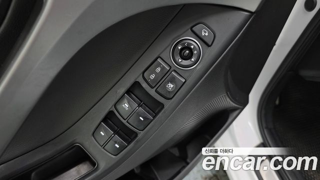 Hyundai Avante 1.6 GDi Premium Standard 2014 — фото 13