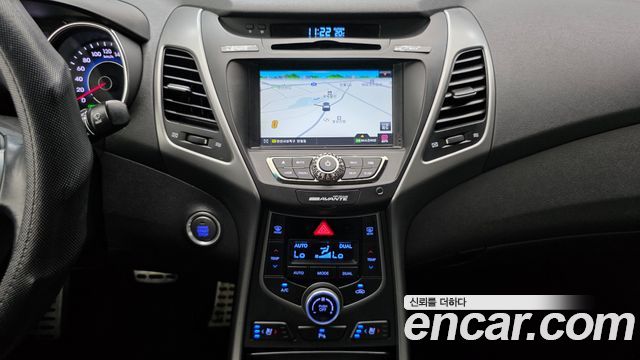 Hyundai Avante 1.6 GDi Premium Standard 2014 — фото 19
