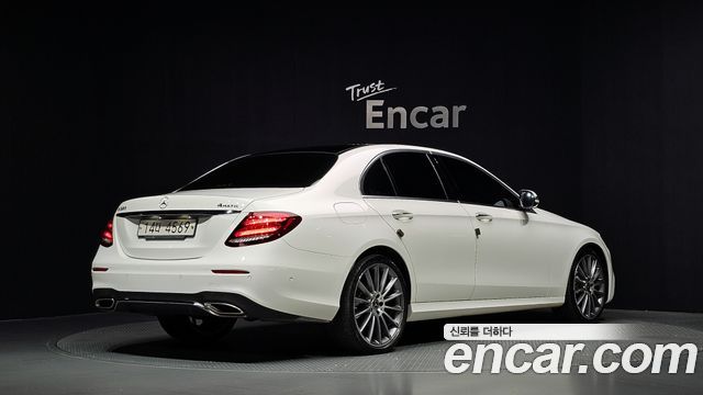 Mercedes-Benz E-Class (W213) E300 4MATIC AMG Line 2017 — фото 2