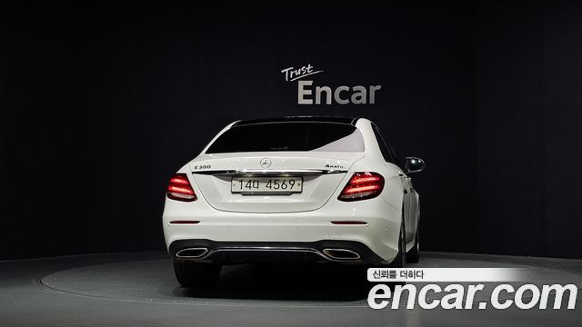 Mercedes-Benz E-Class (W213) E300 4MATIC AMG Line 2017 — фото 4