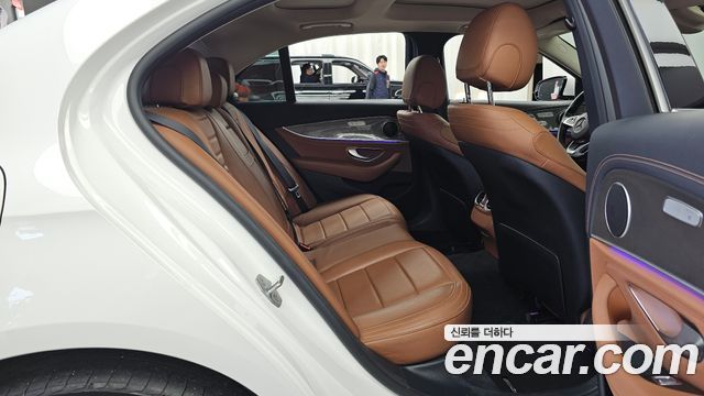 Mercedes-Benz E-Class (W213) E300 4MATIC AMG Line 2017 — фото 16