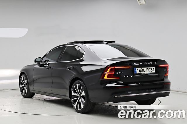 Volvo S60 (III) B5 Ultimate Bright 2023 — фото 2