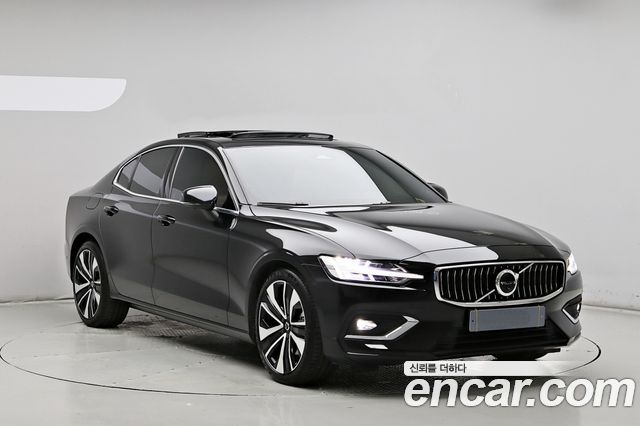 Volvo S60 (III) B5 Ultimate Bright 2023 — фото 3
