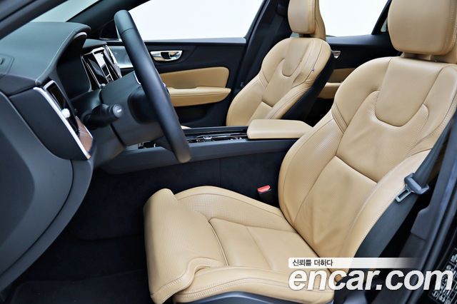 Volvo S60 (III) B5 Ultimate Bright 2023 — фото 6