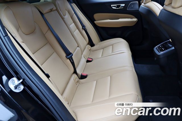 Volvo S60 (III) B5 Ultimate Bright 2023 — фото 9