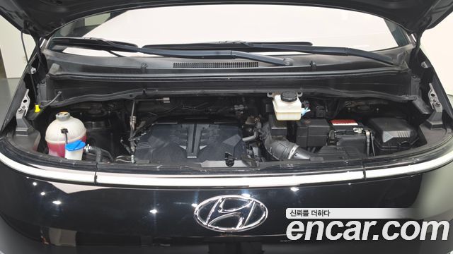Hyundai Staria L3.5 Cargo 5-Seater Modern 2022 — фото 6