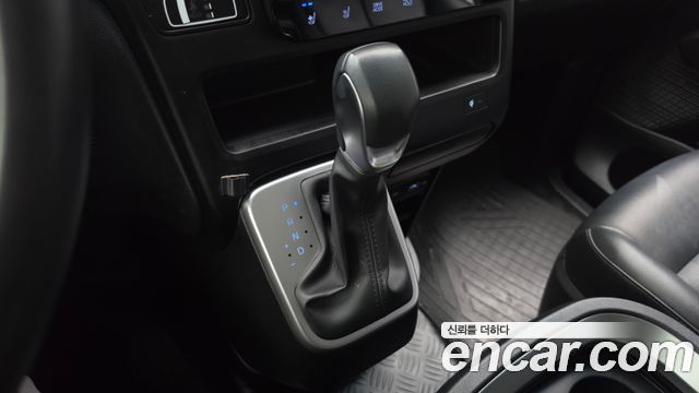 Hyundai Staria L3.5 Cargo 5-Seater Modern 2022 — фото 9