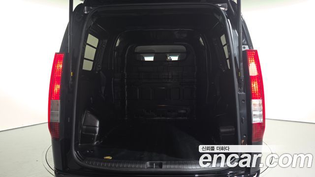 Hyundai Staria L3.5 Cargo 5-Seater Modern 2022 — фото 17