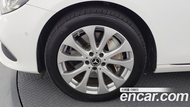 Mercedes-Benz E-Class (W213) E300 4MATIC Exclusive 2019 — фото 5