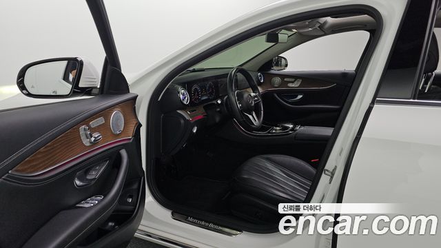 Mercedes-Benz E-Class (W213) E300 4MATIC Exclusive 2019 — фото 10