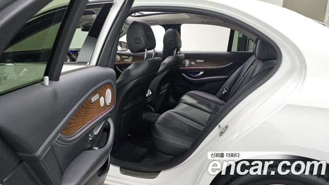 Mercedes-Benz E-Class (W213) E300 4MATIC Exclusive 2019 — фото 11