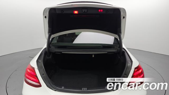 Mercedes-Benz E-Class (W213) E300 4MATIC Exclusive 2019 — фото 16