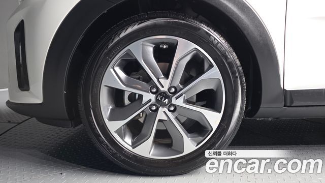 Kia Stonic 1.4 Trendy 2020 — фото 5