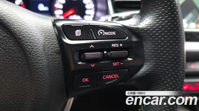 Kia Stonic 1.4 Trendy 2020 — фото 18