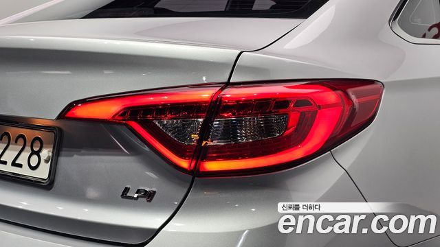 Hyundai Sonata (LF) LPI TAXI Style 2017 — фото 23