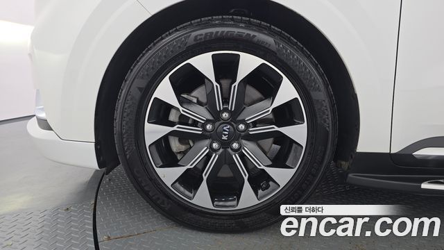 Kia Carnival (IV) Gasoline 9-Seater Hi-Limousine Signature 2021 — фото 5