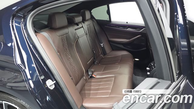 BMW 5 Series (G30) 530i M Sport Package 2023 — фото 11