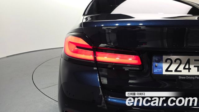 BMW 5 Series (G30) 530i M Sport Package 2023 — фото 23