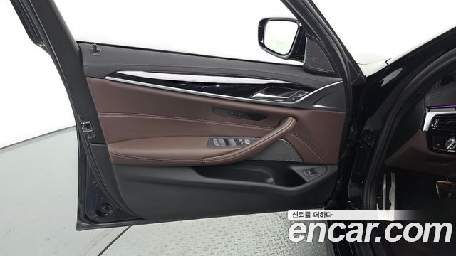 BMW 5 Series (G30) 530i M Sport Package 2023 — фото 24