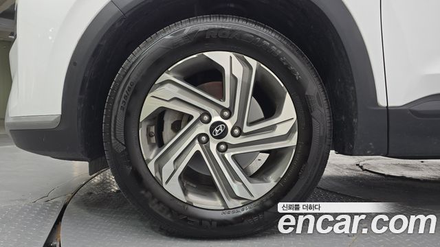 Hyundai Santa Fe Diesel 2.2 2WD Prestige 2023 — фото 5