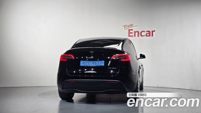 Tesla Model Y Long Range AWD 2022 — фото 4