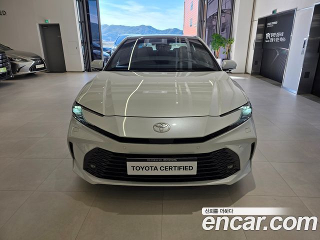 Toyota Camry (XV80) 2.5 XLE Premium Hybrid 2025 — фото 3
