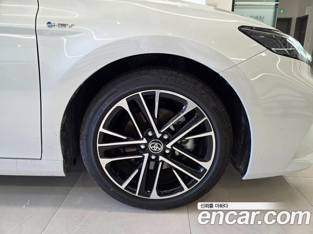 Toyota Camry (XV80) 2.5 XLE Premium Hybrid 2025 — фото 5