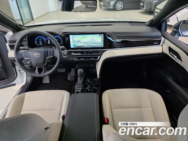 Toyota Camry (XV80) 2.5 XLE Premium Hybrid 2025 — фото 7
