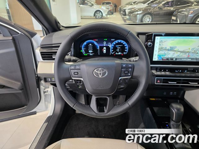 Toyota Camry (XV80) 2.5 XLE Premium Hybrid 2025 — фото 17