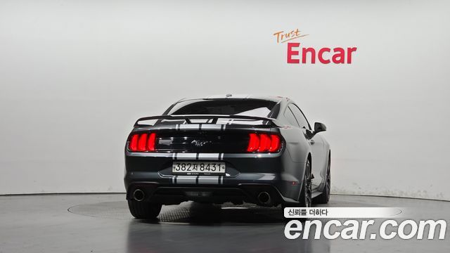 Ford Mustang Coupe 2019 — фото 4
