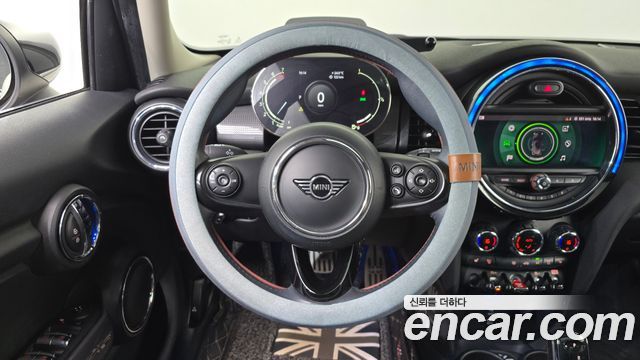 MINI Cooper 5Door HIGH 3rd 2021 — фото 13