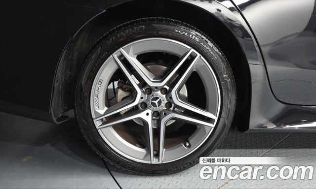 Mercedes-Benz CLS-Class (C257) CLS300d 4MATIC 2023 — фото 5