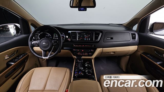 Kia Carnival 9-seater Hi-Limousine Noblesse 2017 — фото 7